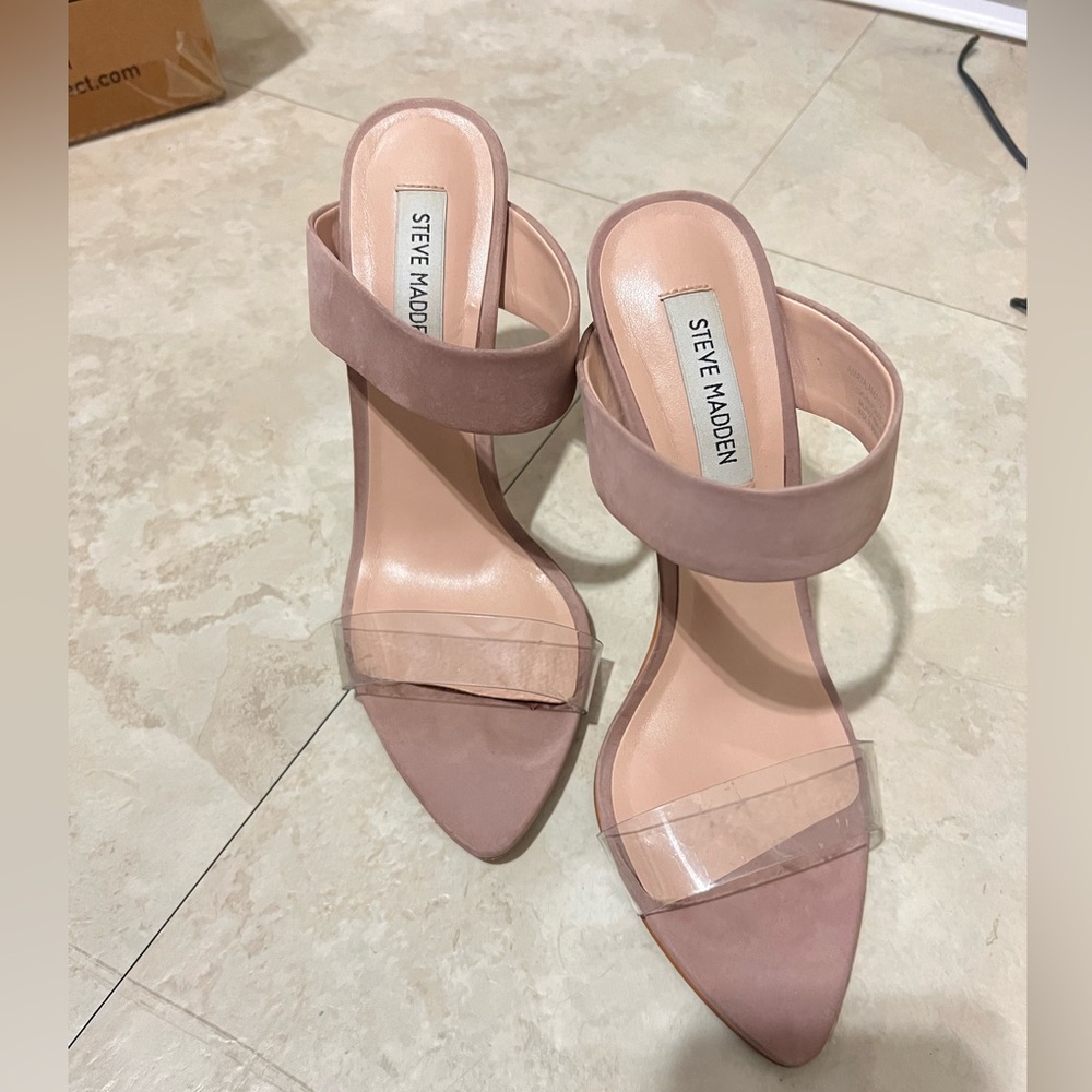 Open toe shoes